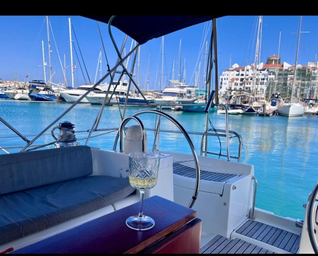 Luxury Yacht Stay "White Dove" Sleeps 6 Gibraltar Zewnętrze zdjęcie