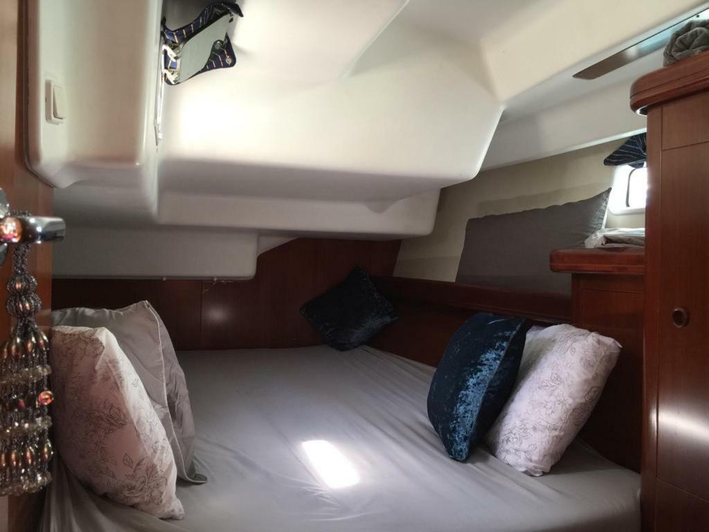 Luxury Yacht Stay "White Dove" Sleeps 6 Gibraltar Zewnętrze zdjęcie